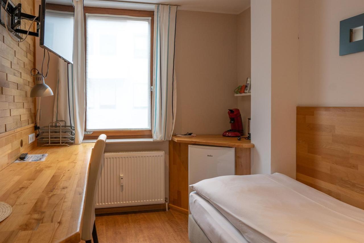 Warum Ins Hotel Neckarsulm Exterior photo