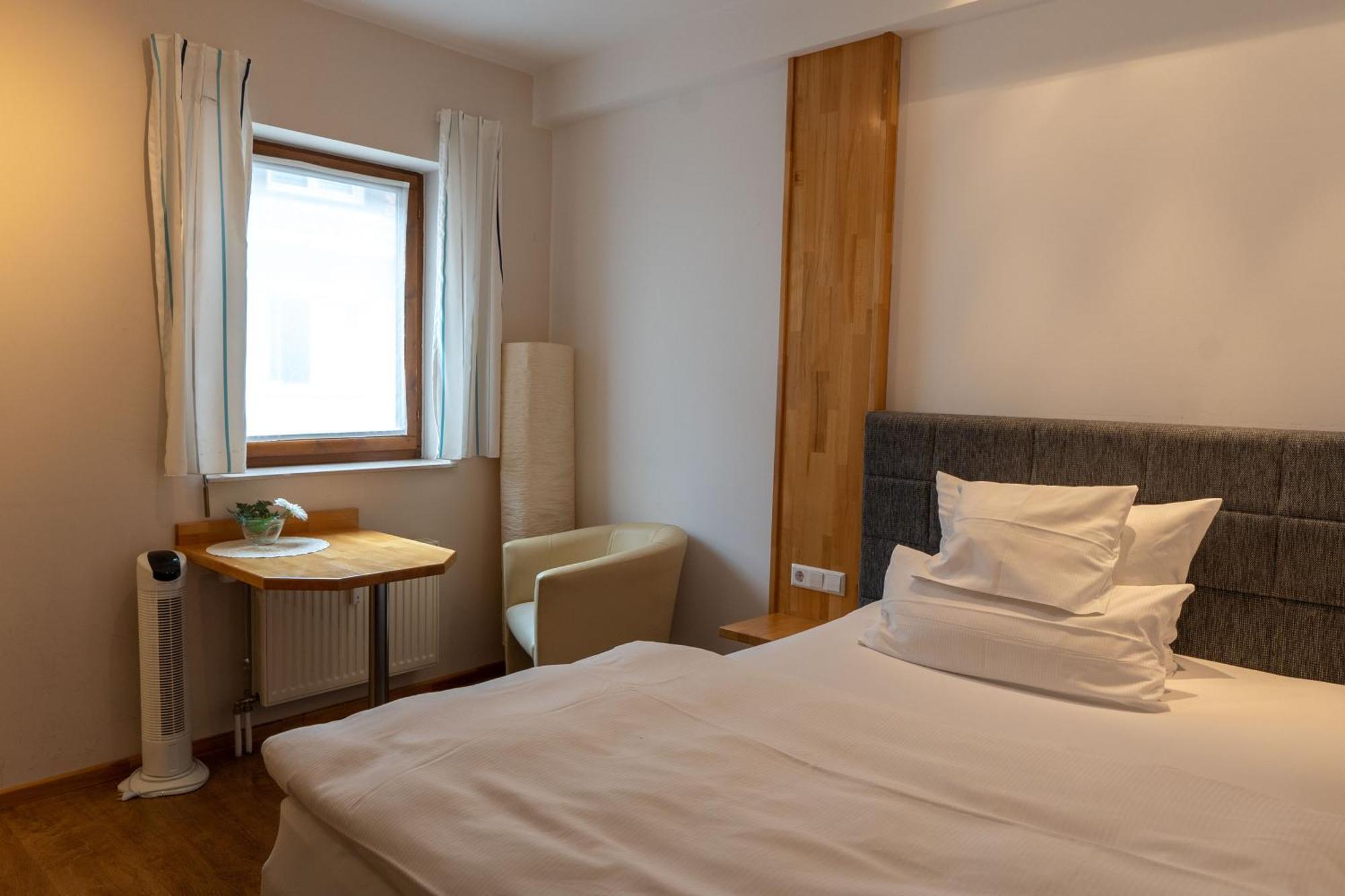 Warum Ins Hotel Neckarsulm Exterior photo