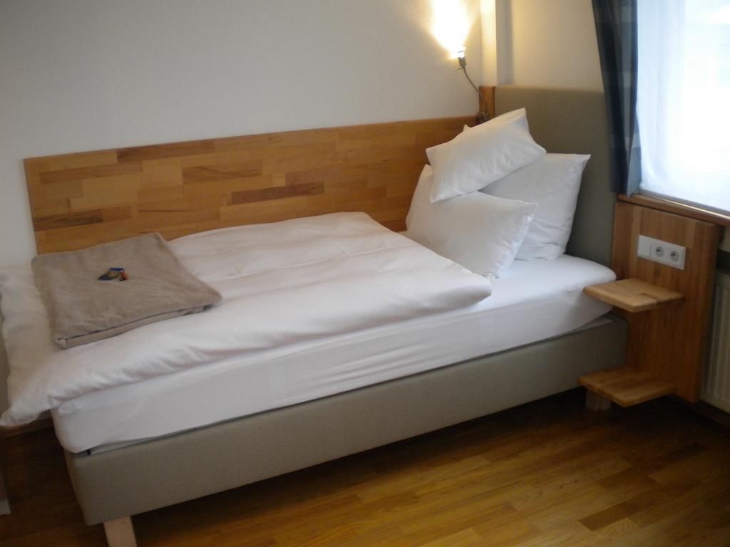 Warum Ins Hotel Neckarsulm Exterior photo