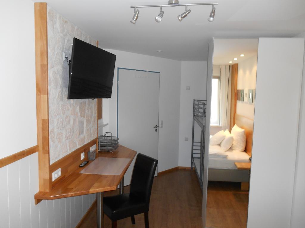 Warum Ins Hotel Neckarsulm Exterior photo